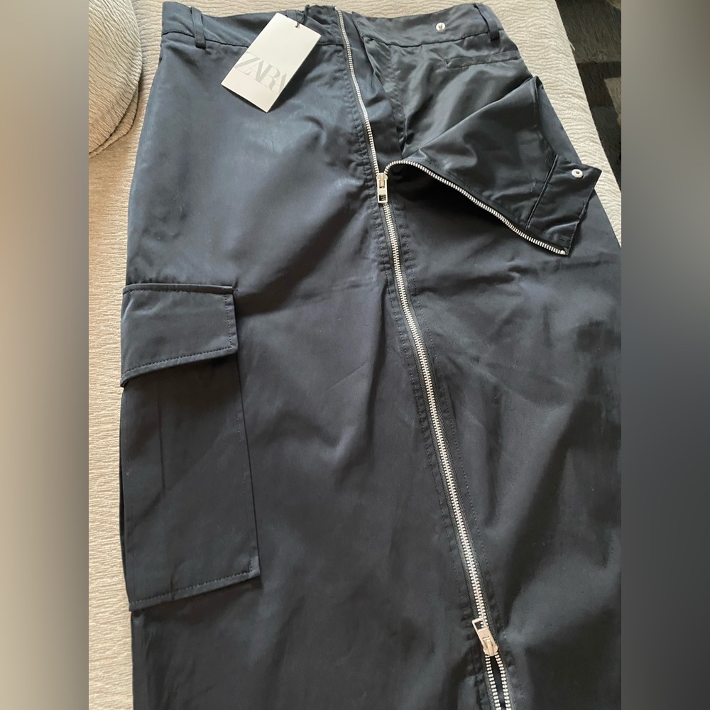 ZARA Nylon Black Cargo Midi Skirt with Zipper Detail- Sue S- NEW - Picture 8 of 12
